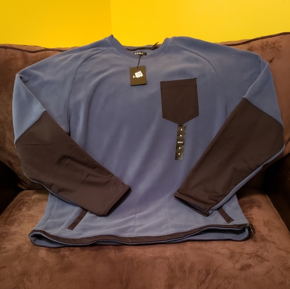 DKNY Fleece Sweater - Picture 1 of 3